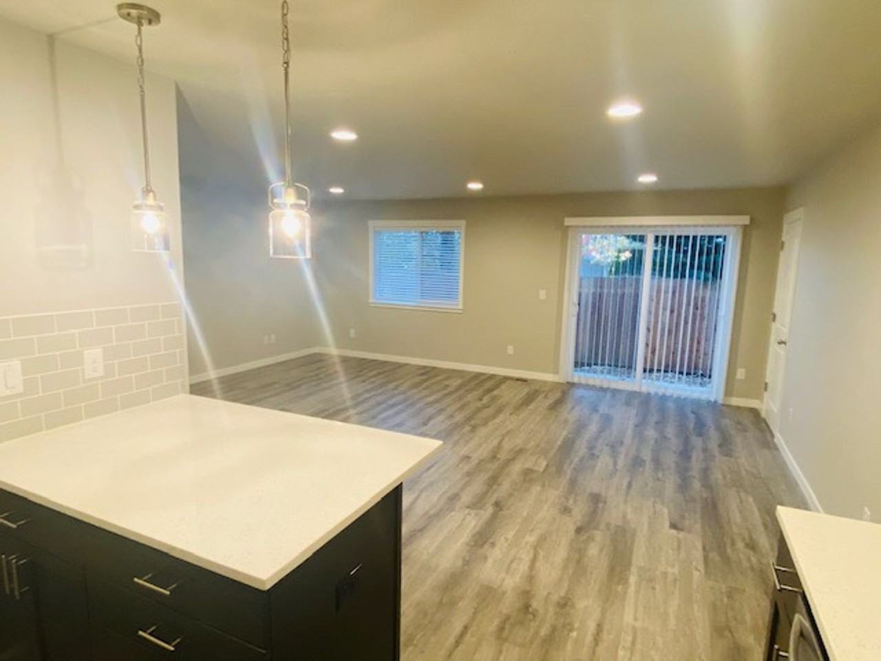 14117 Ne 7th Ct - Photo 7 of 28