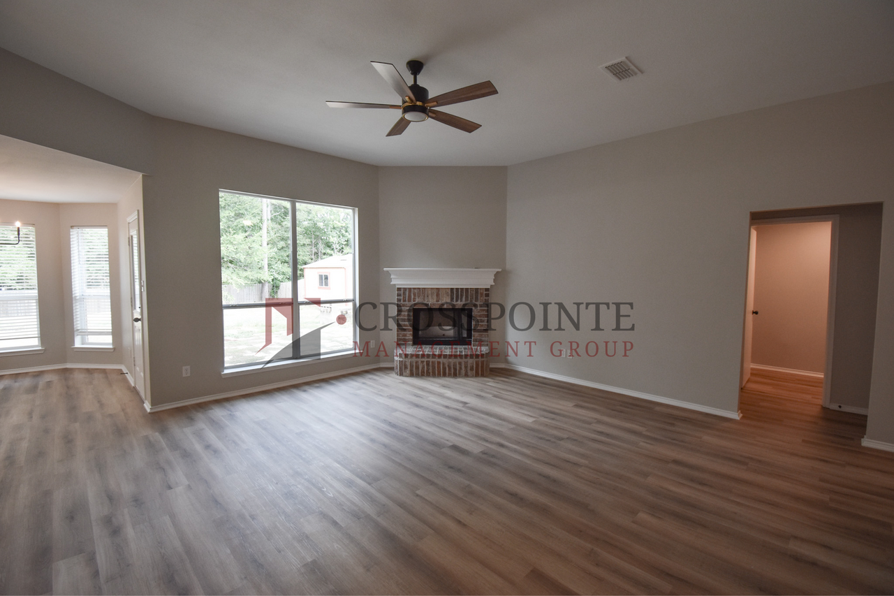 112 Ken Cir - Photo 2 of 19