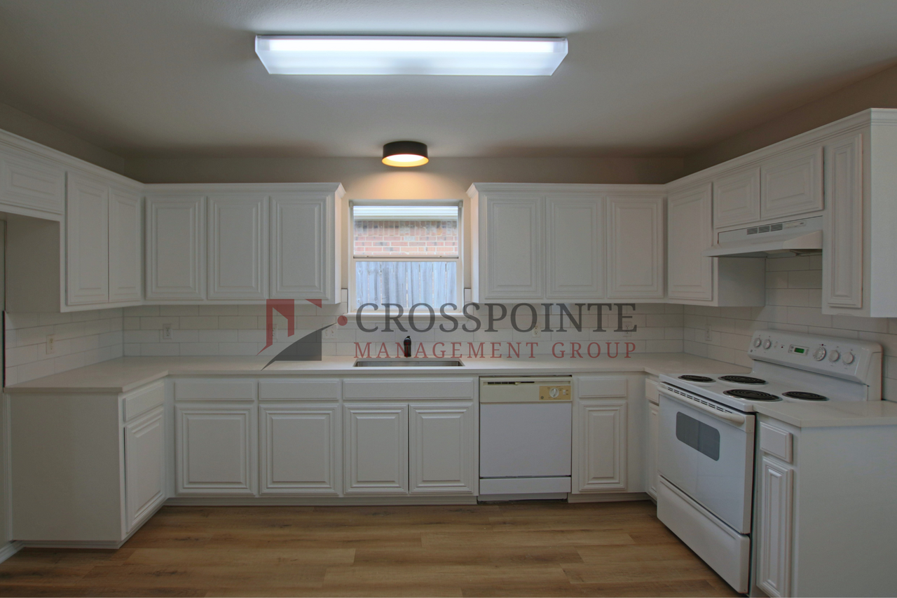 112 Ken Cir - Photo 6 of 19