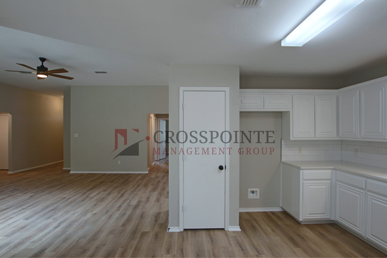 112 Ken Cir - Photo 7 of 19