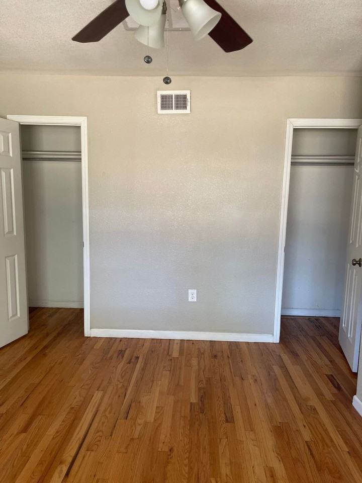 3011 32nd St - Photo 2 of 15