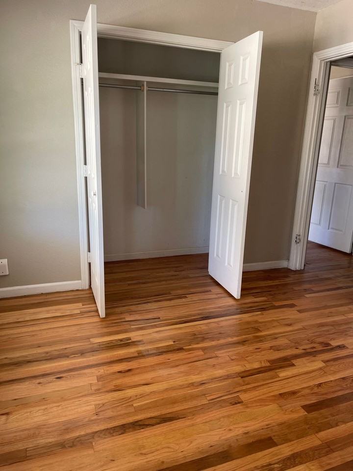 3011 32nd St - Photo 4 of 15