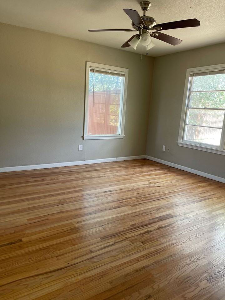 3011 32nd St - Photo 5 of 15