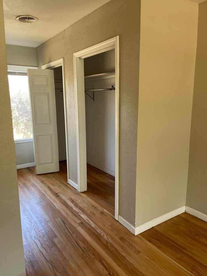 3011 32nd St - Photo 7 of 15