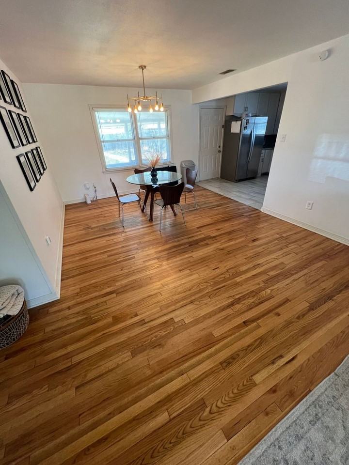 2504 Knoxville Ave - Photo 7 of 14