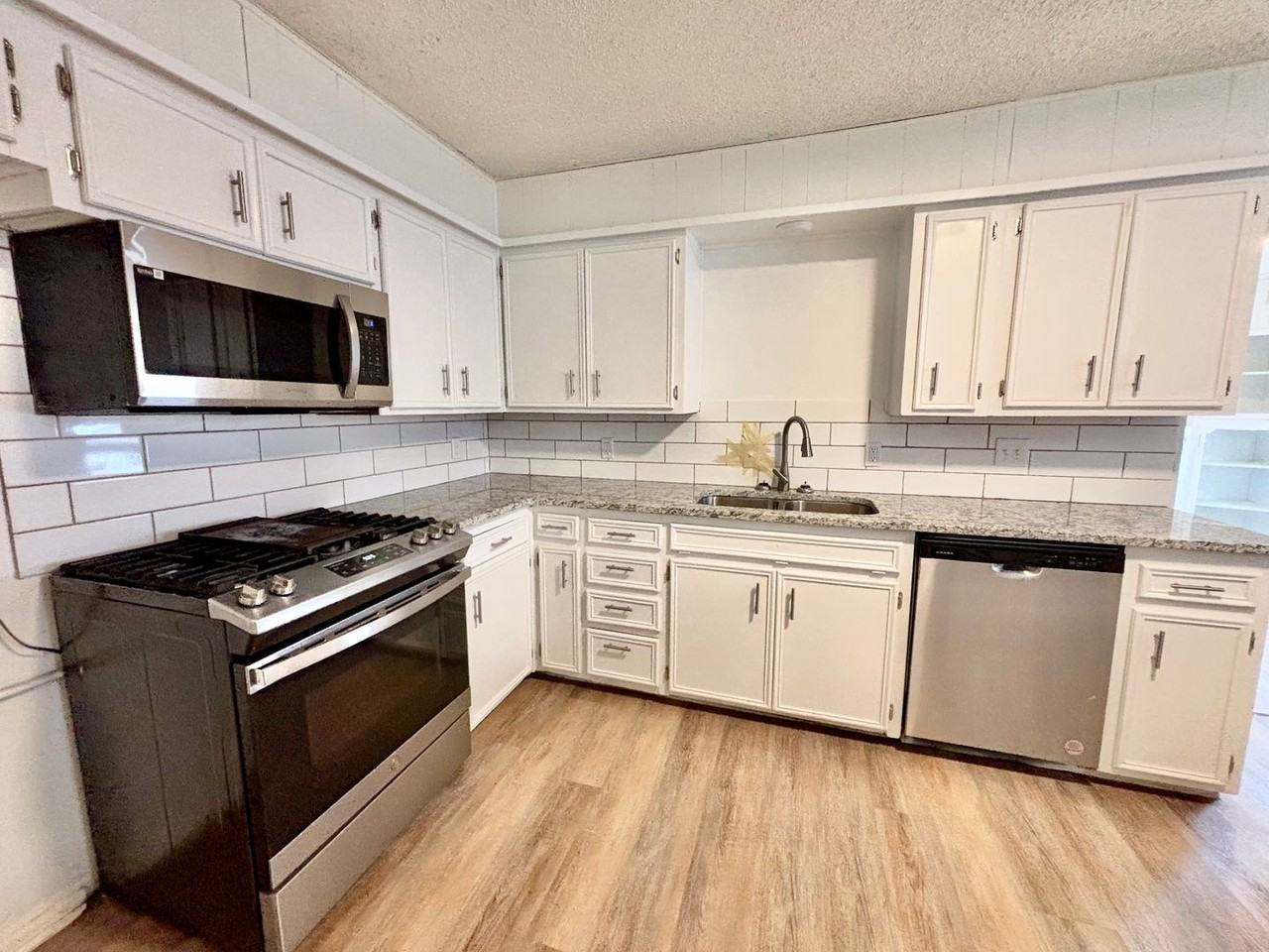 5714 46th St - Photo 7 of 24