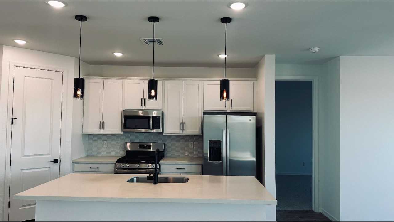 7612 W Saddlehorn Rd - Photo 3 of 23