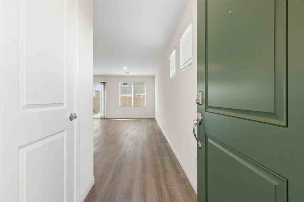 1307 Travis Creek Pl - Photo 4 of 22