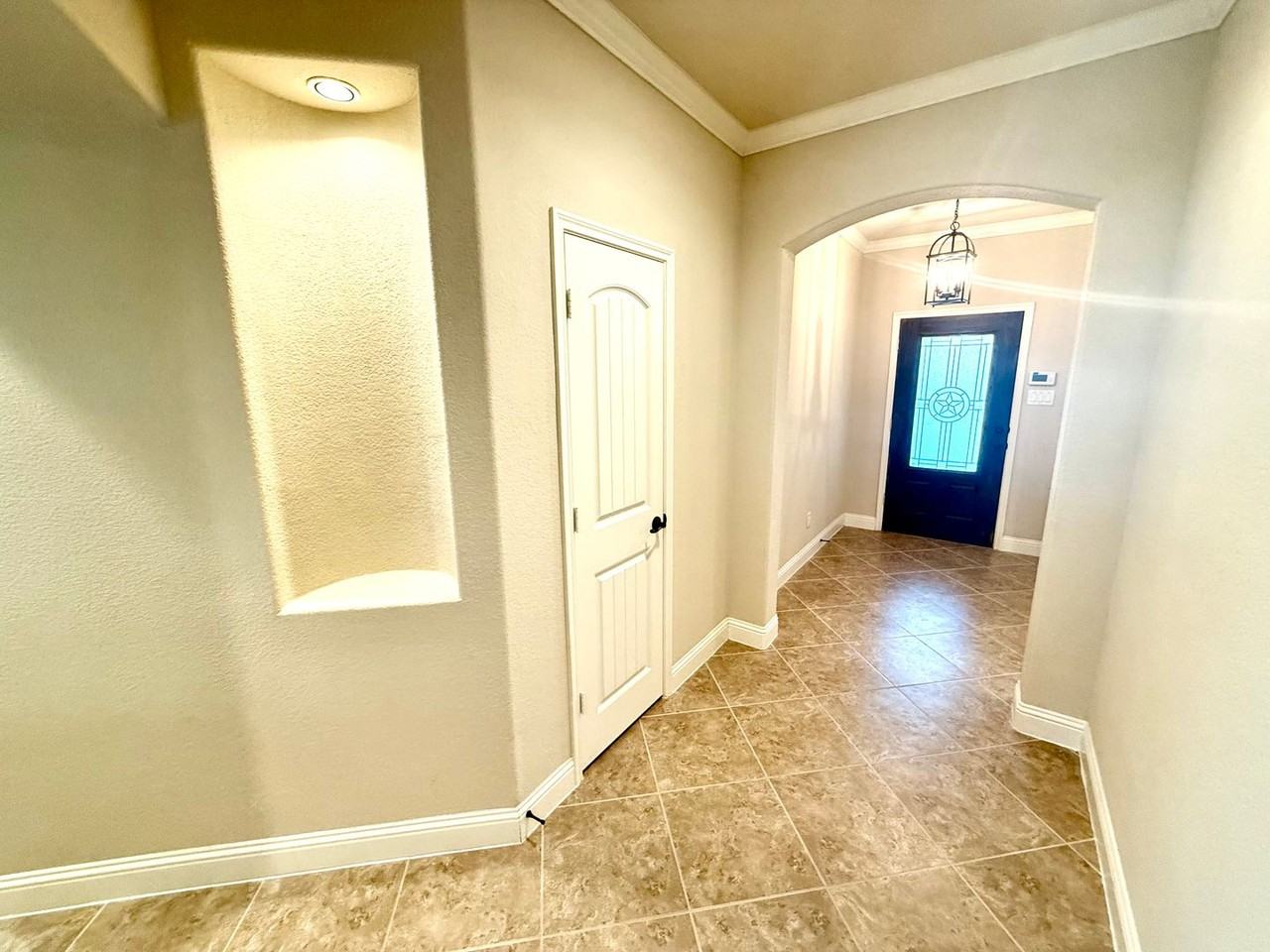 3204 Morgan Dr - Photo 3 of 14