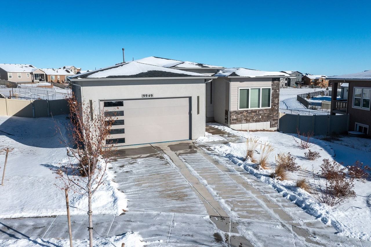 9949 Meridian Hills Trl - Photo 2 of 31