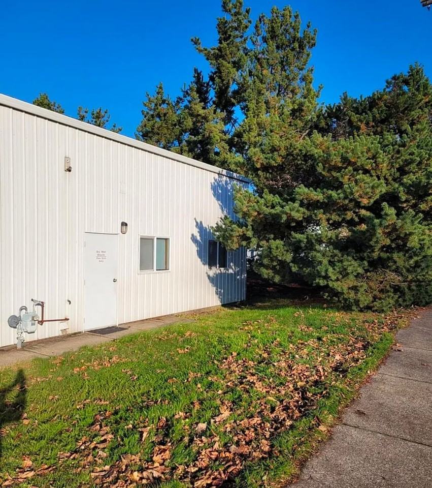 1420 Se Township Rd - Photo 3 of 16