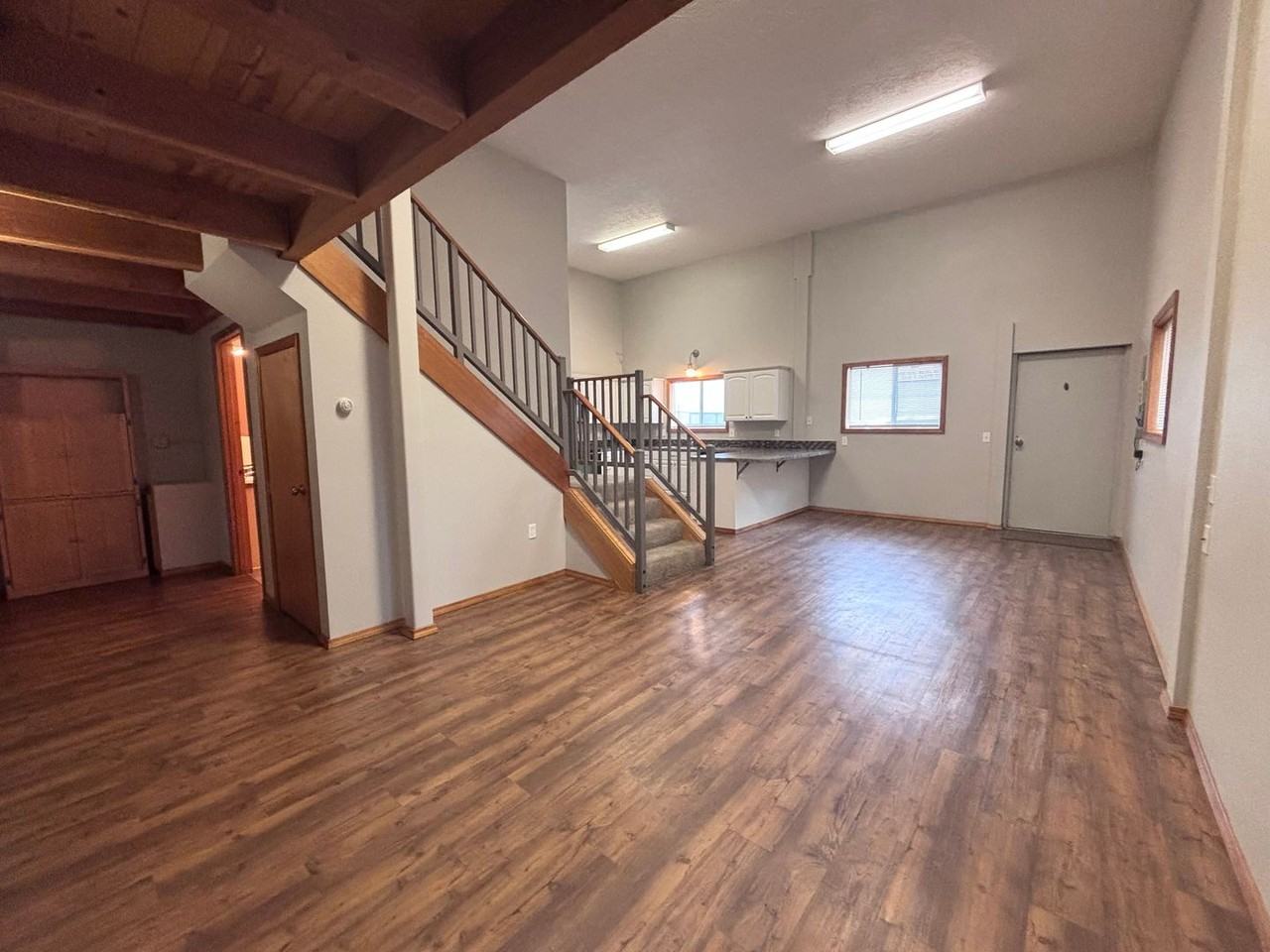1420 Se Township Rd - Photo 6 of 16