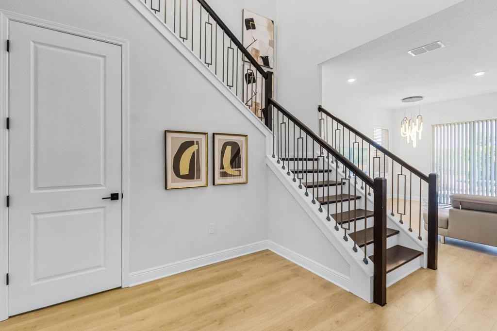 15656 Vetta Dr - Photo 3 of 43