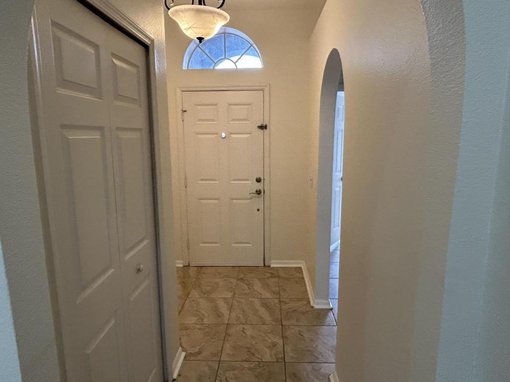 3257 Helmel Ct - Photo 4 of 39