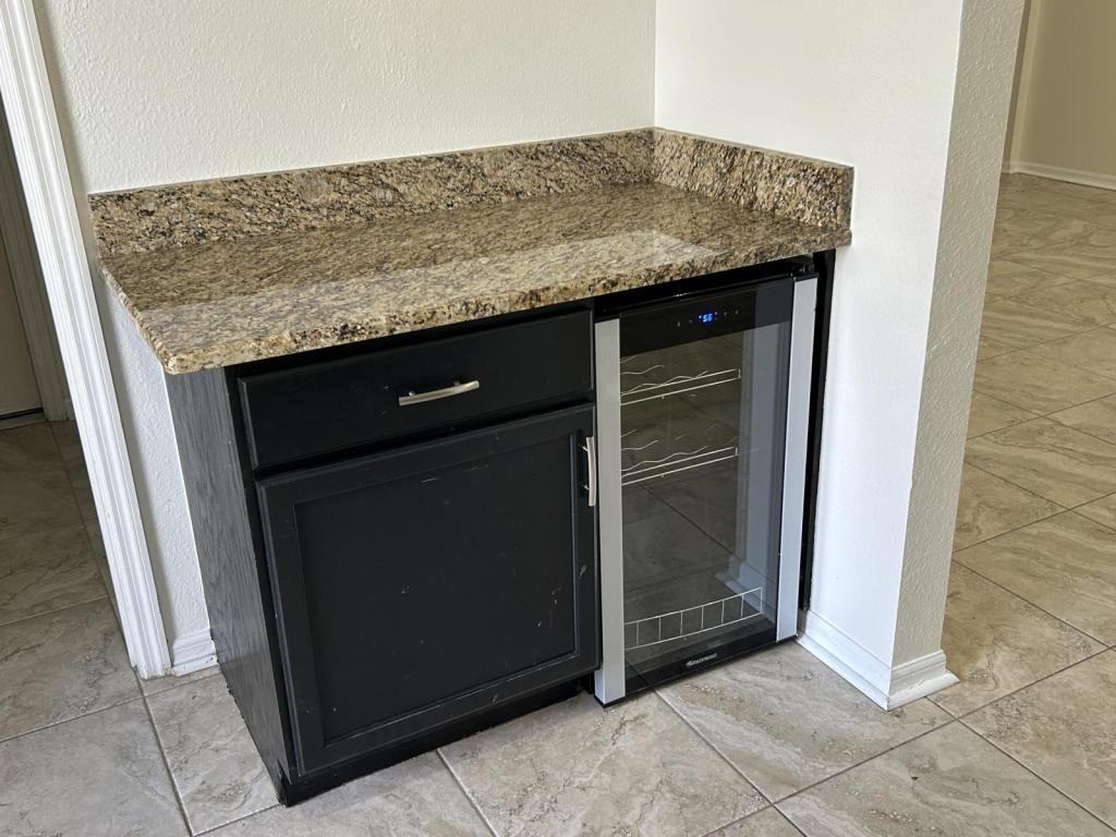 3257 Helmel Ct - Photo 7 of 39