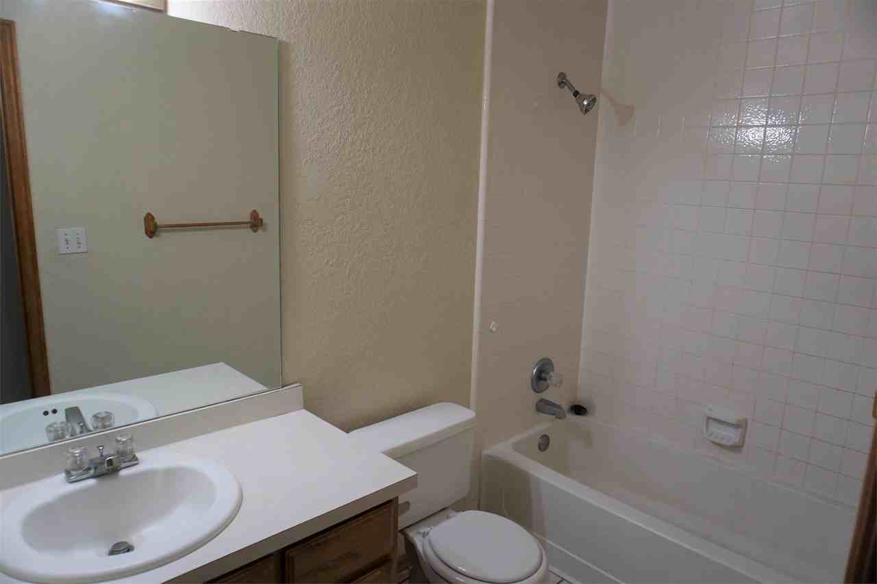 5617 Se 85th St - Photo 2 of 16