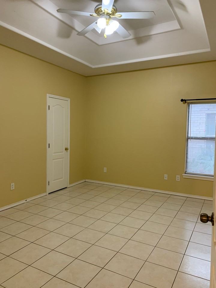 3810 W Sarah Evans #1 - Photo 6 of 11