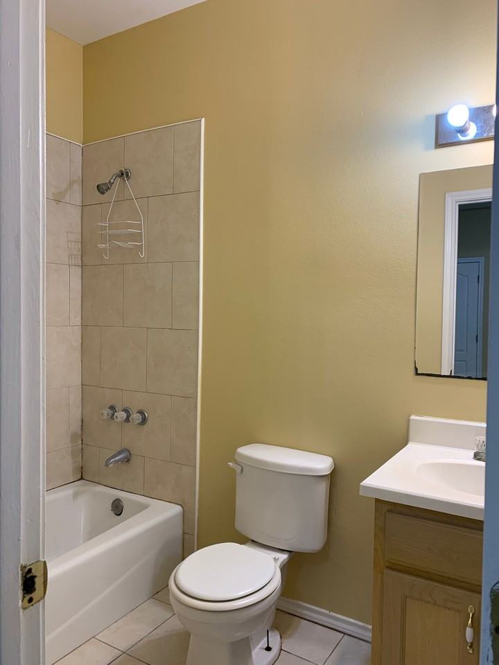 3810 W Sarah Evans #1 - Photo 3 of 11