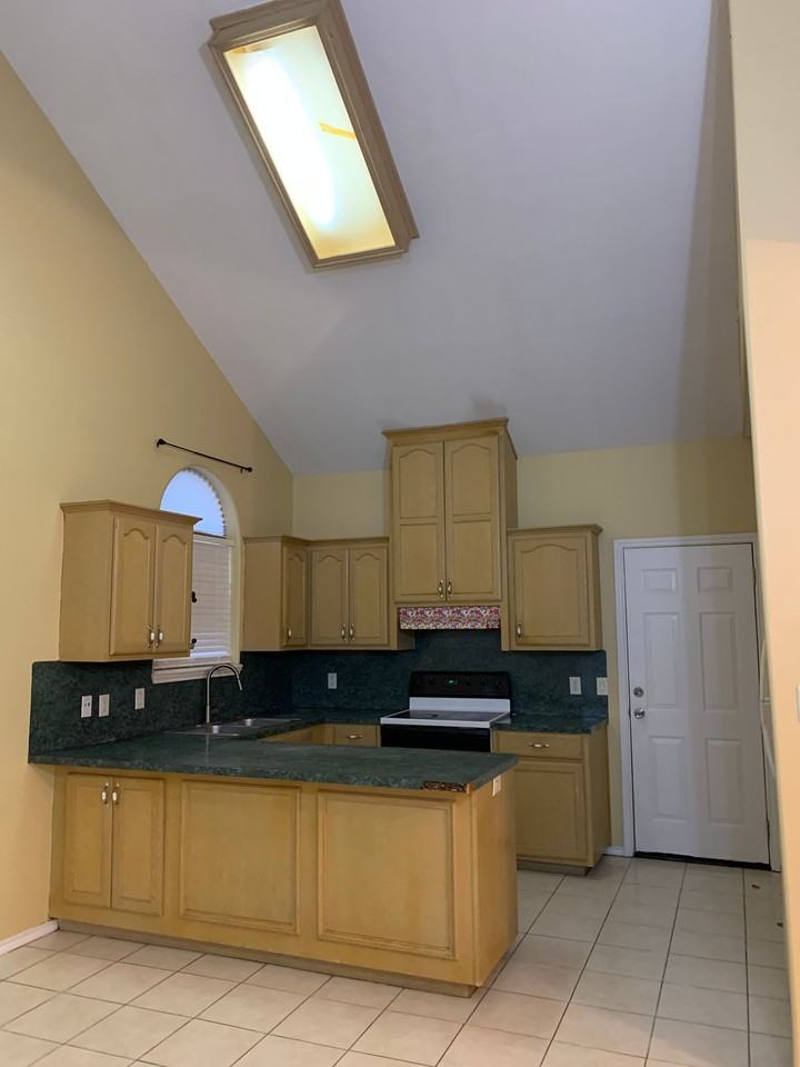 3810 W Sarah Evans #1 - Photo 4 of 11