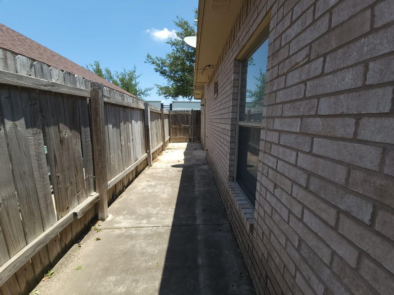 3810 W Sarah Evans #1 - Photo 5 of 11