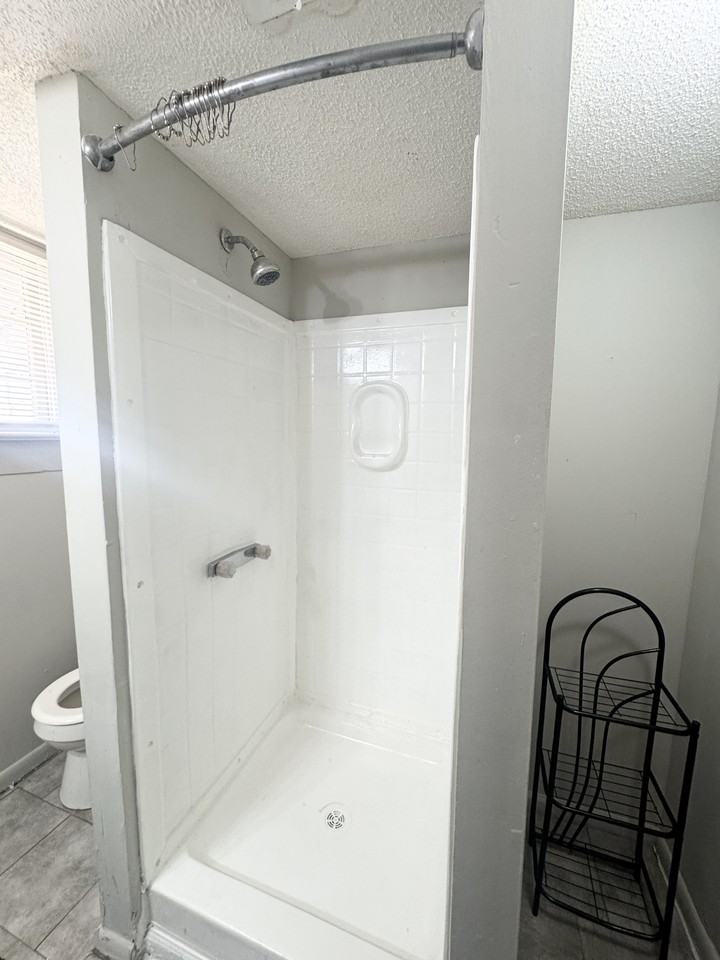 569 Colquitt St - Photo 3 of 16