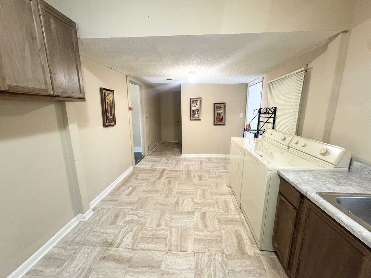 569 Colquitt St - Photo 7 of 16