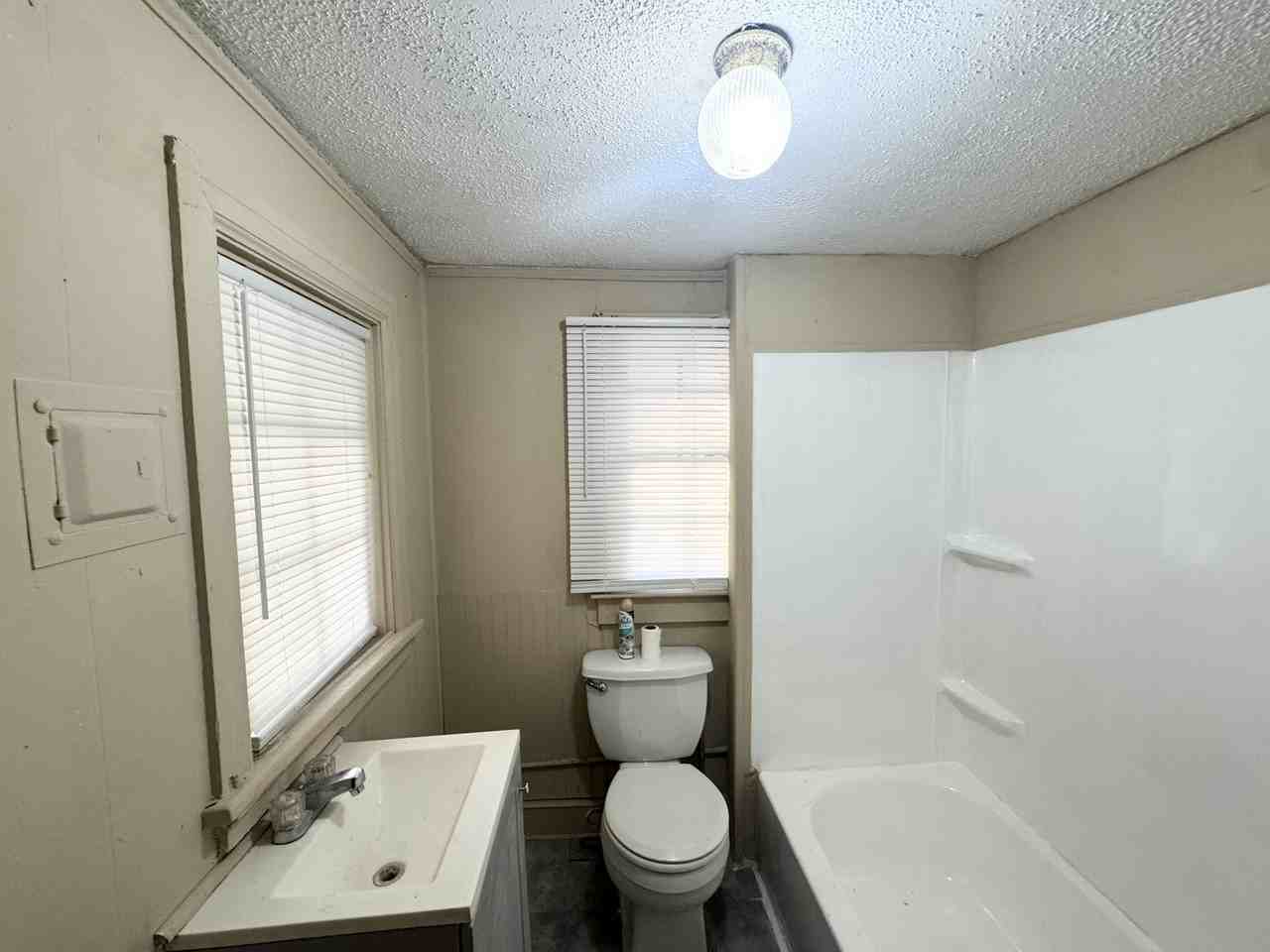 569 Colquitt St - Photo 3 of 16