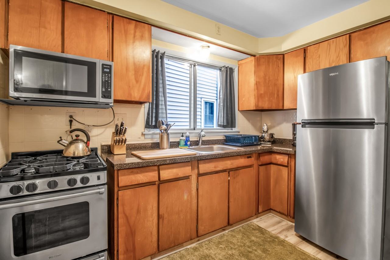 6 Glendale Pl #1 - Photo 4 of 13