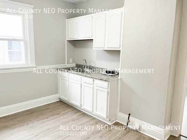 10809 Reno Ave - Photo 3 of 13