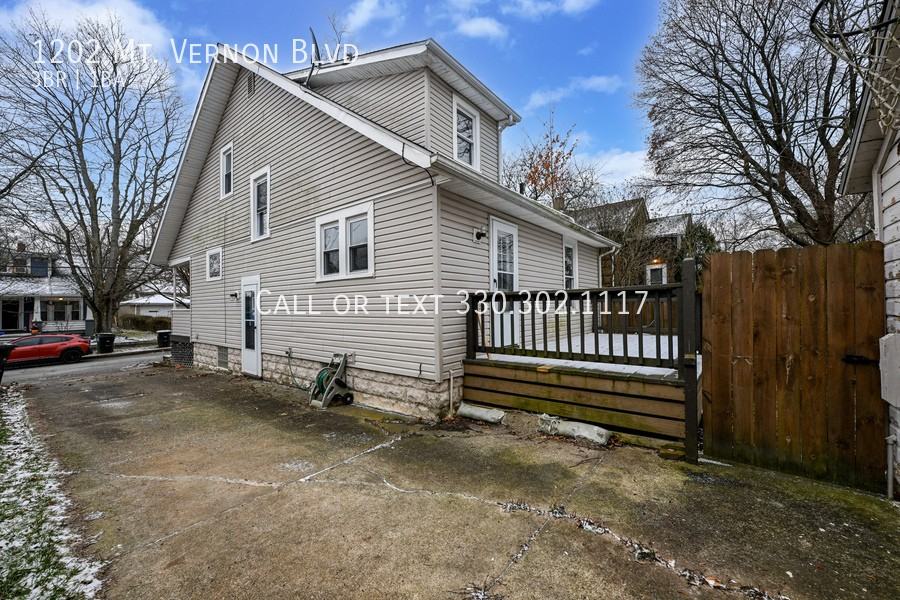 1202 Mount Vernon Ave - Photo 2 of 20