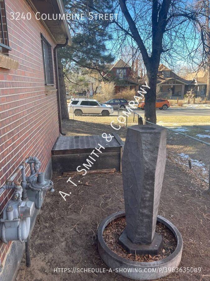 3240 N Columbine St - Photo 2 of 9
