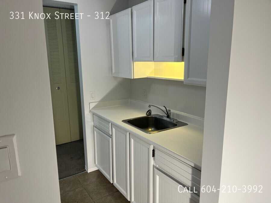 331 Knox St #312 - Photo 3 of 9