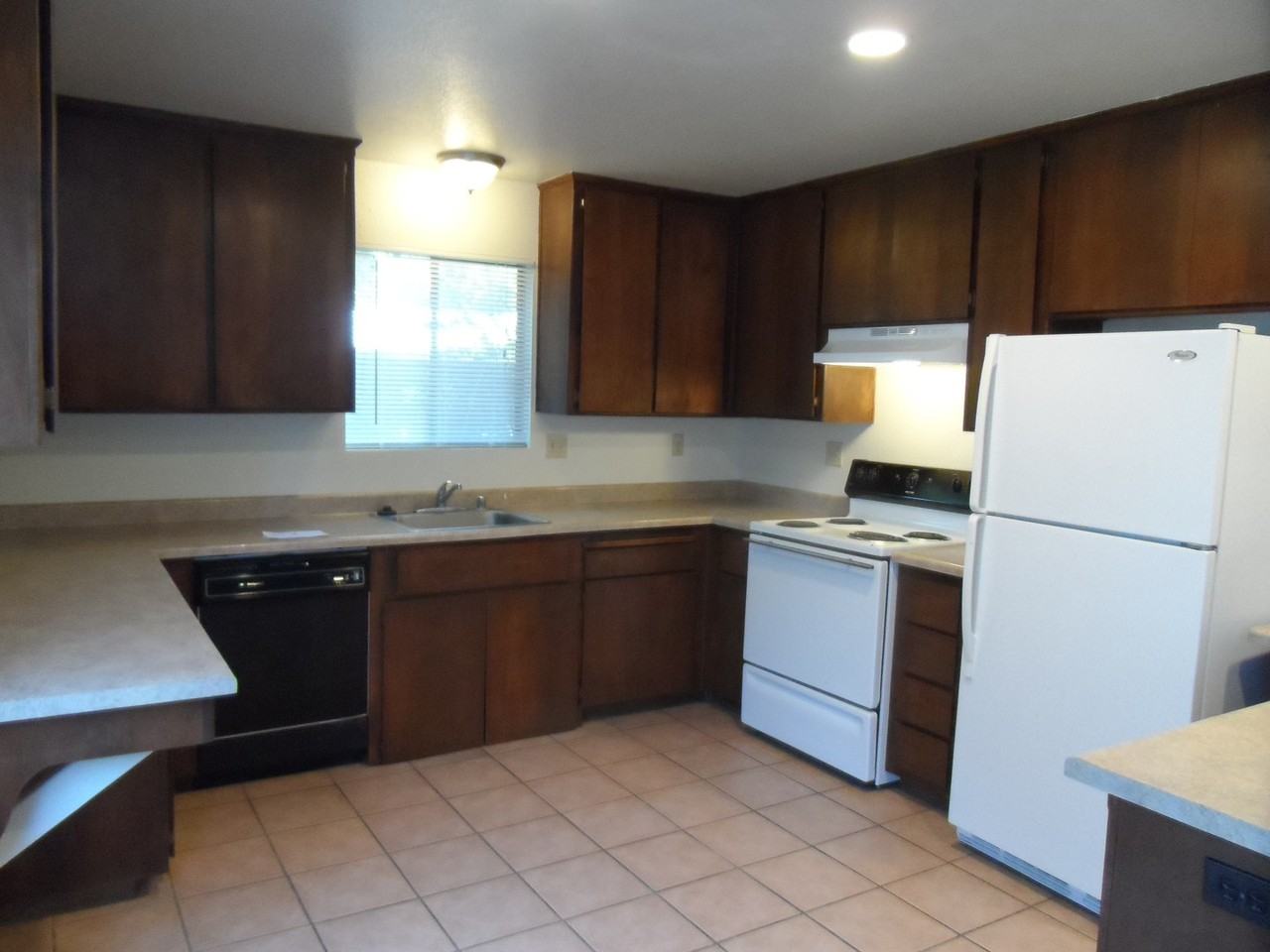 Graduate Gardens - Photo 2 of 32