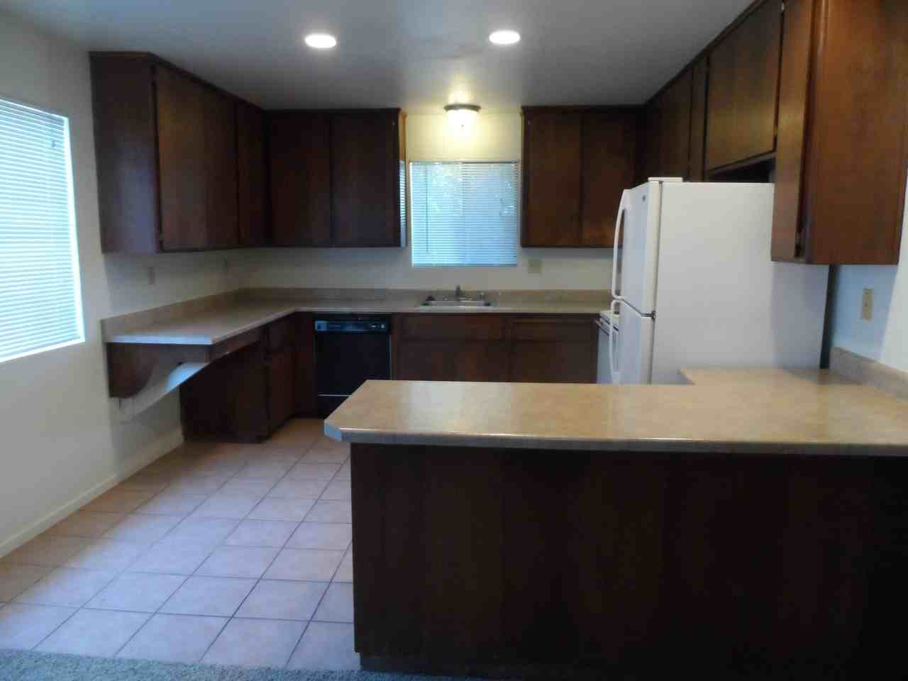 Graduate Gardens - Photo 3 of 32