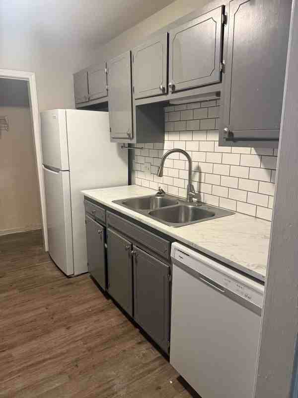 1010 Chemin Dr - Photo 3 of 16