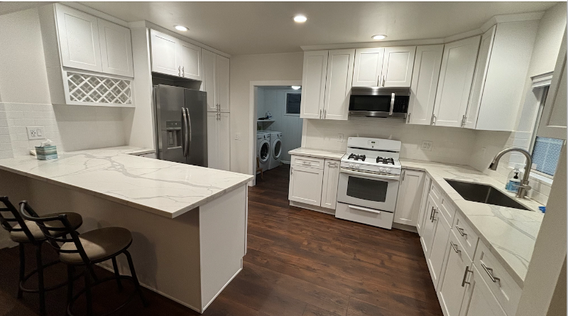 2645 Roseview Ave - Photo 2 of 9