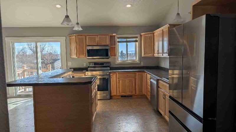 916 Avenue E Nw - Photo 4 of 13