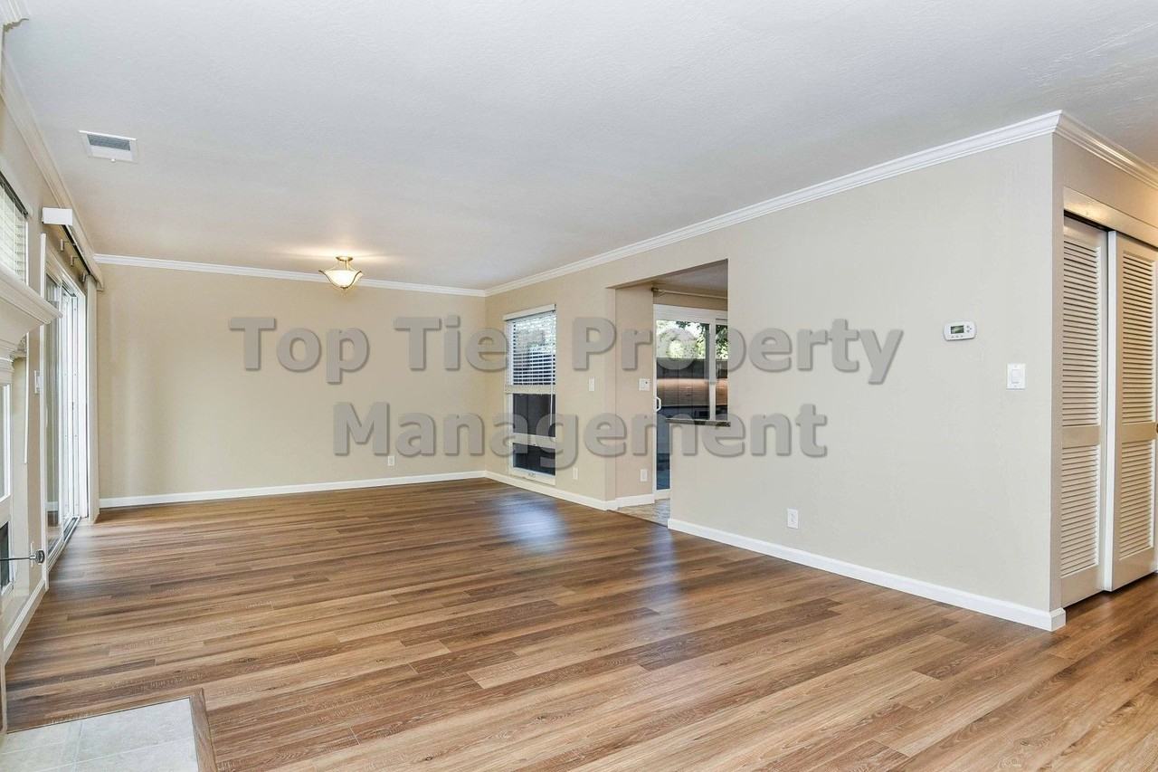 130 Northcreek Cir - Photo 5 of 25