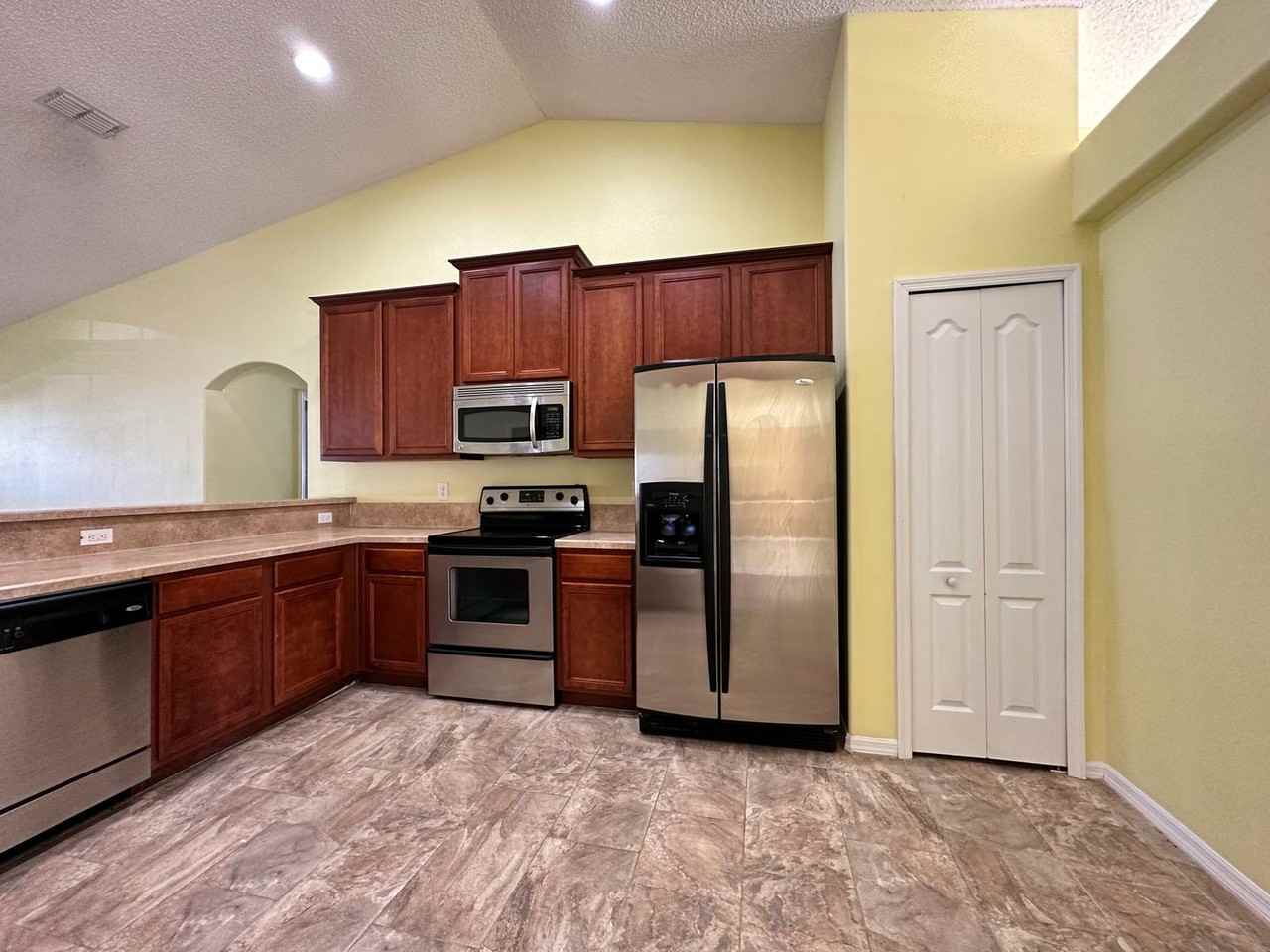 7209 Rose Creek Ln - Photo 6 of 18