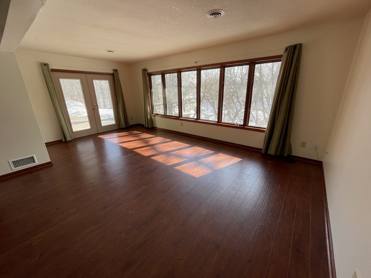 754 16th Ave N #754 - Photo 3 of 13