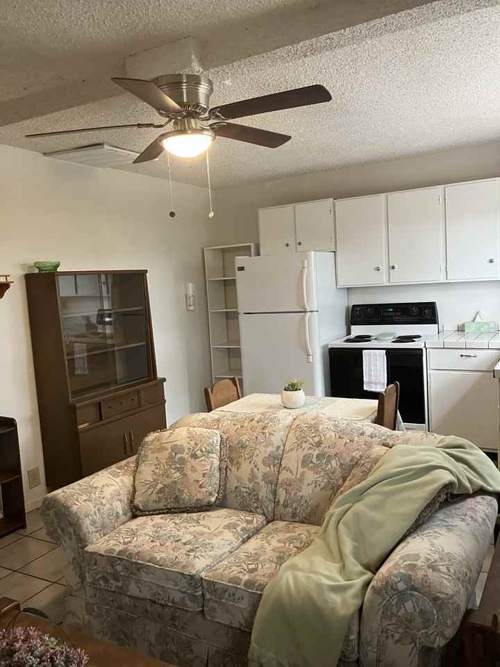 1085 Arcadia Dr - Photo 3 of 25