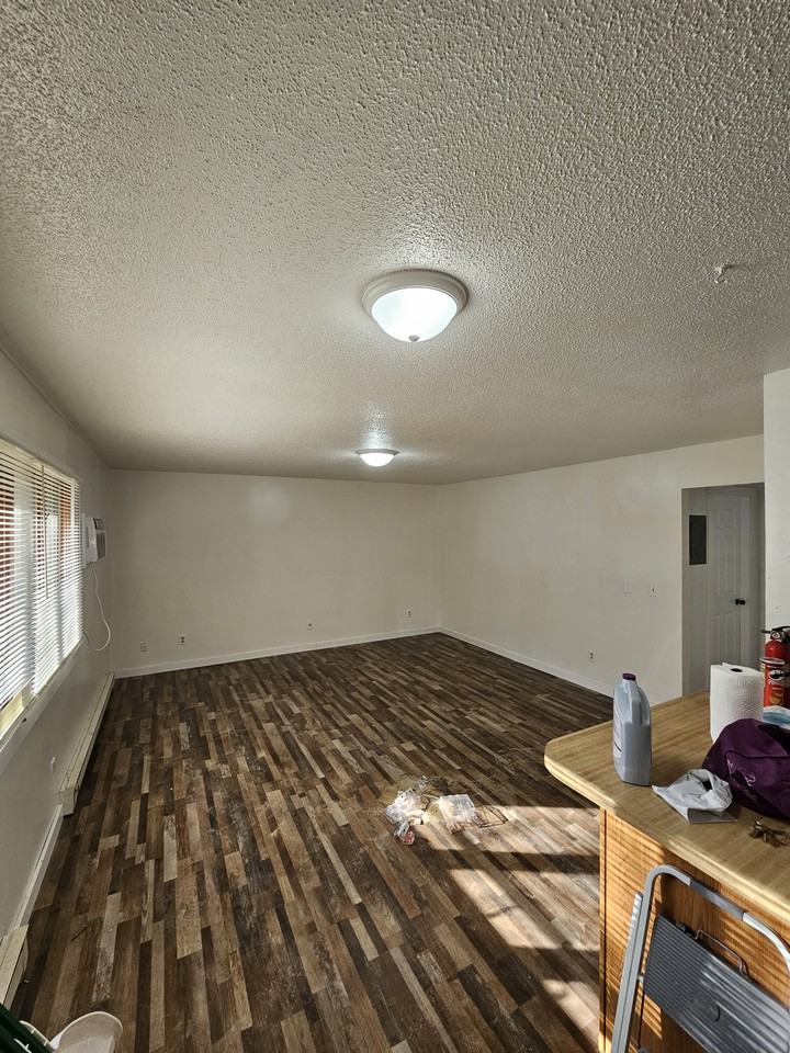 1260 Oakview Dr #1 - Photo 5 of 20