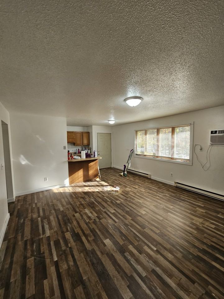 1260 Oakview Dr #1 - Photo 6 of 20