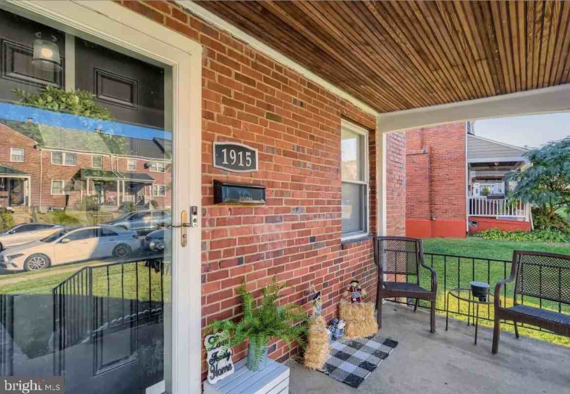 1915 Hillenwood Rd - Photo 2 of 24