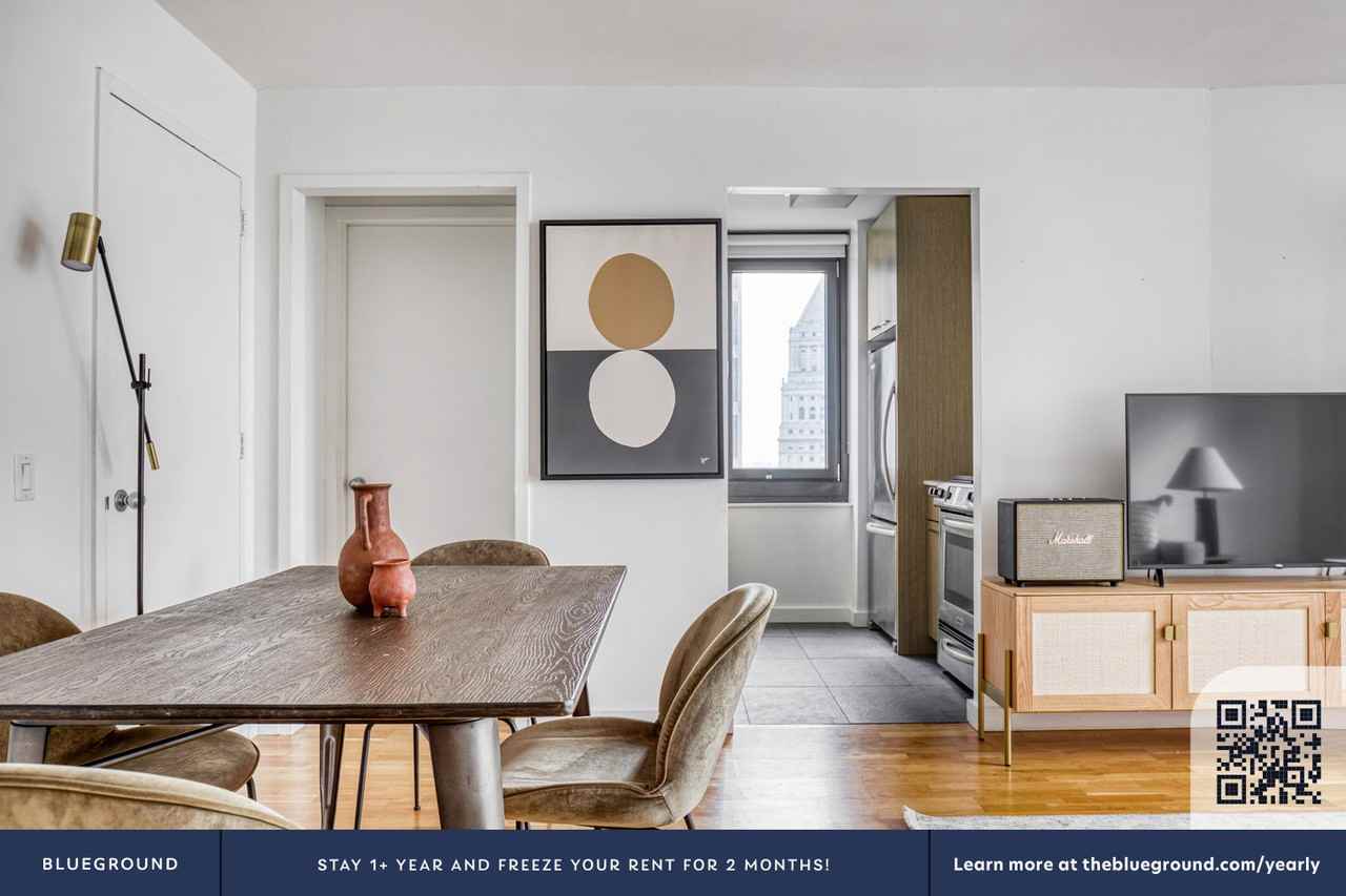 105 Duane Street - Photo 7 of 36