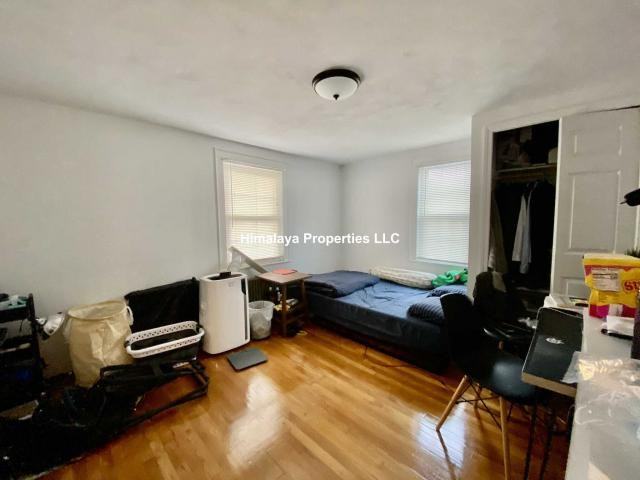 138 Burget Ave