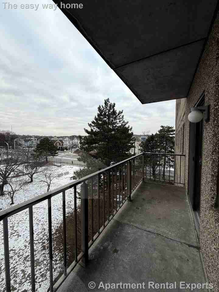 99 Florence St #403 - Photo 3 of 11