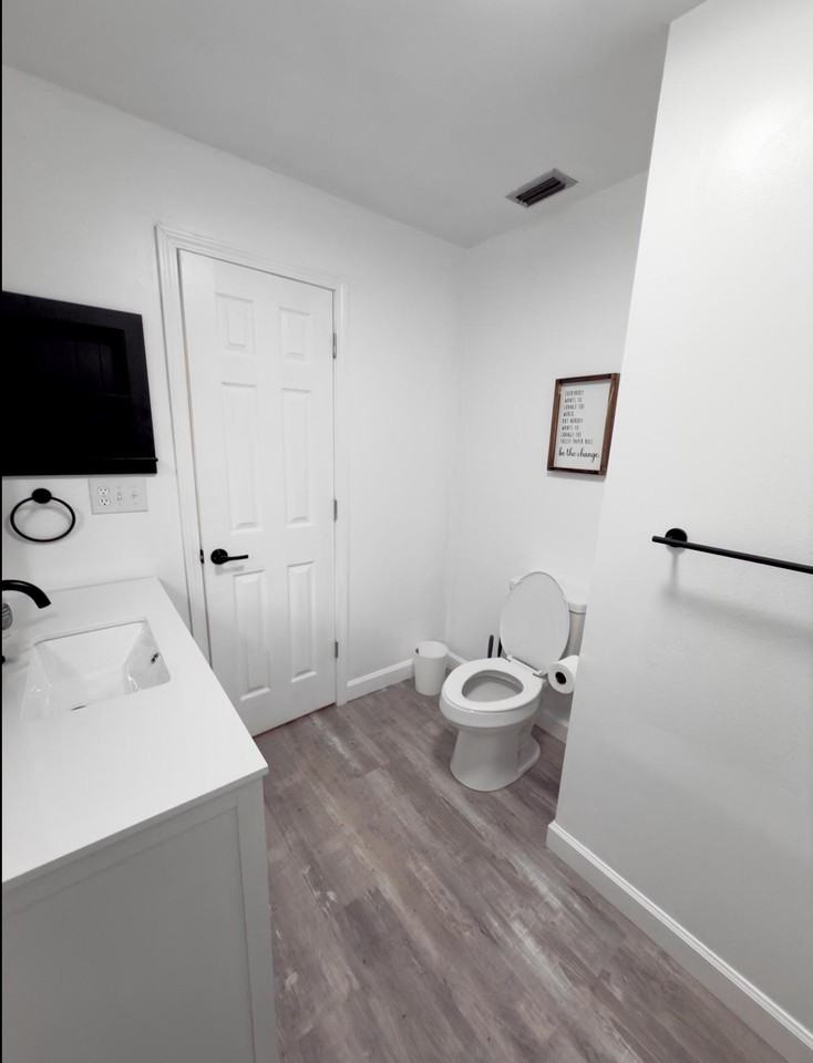 Ne 49th Ave - Photo 4 of 8