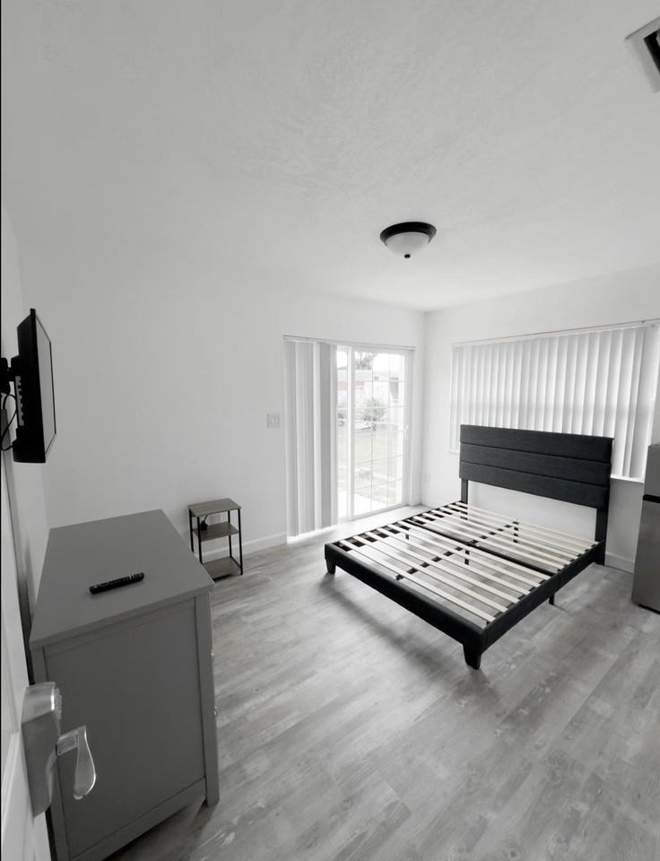 Ne 49th Ave - Photo 6 of 8