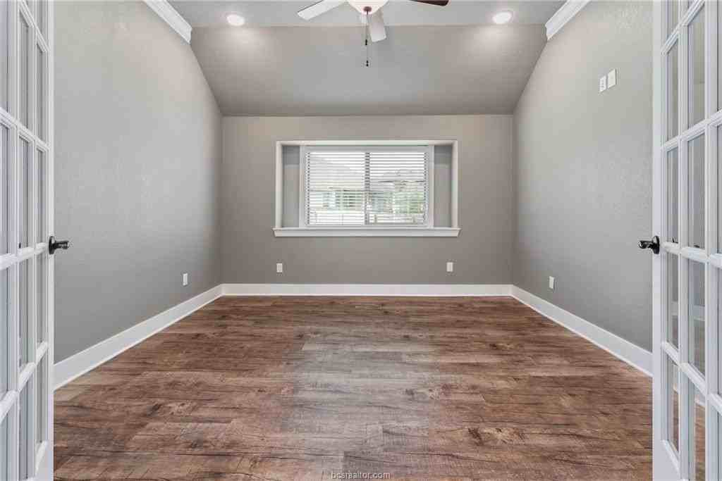 2612 Somerton Court - Photo 7 of 30